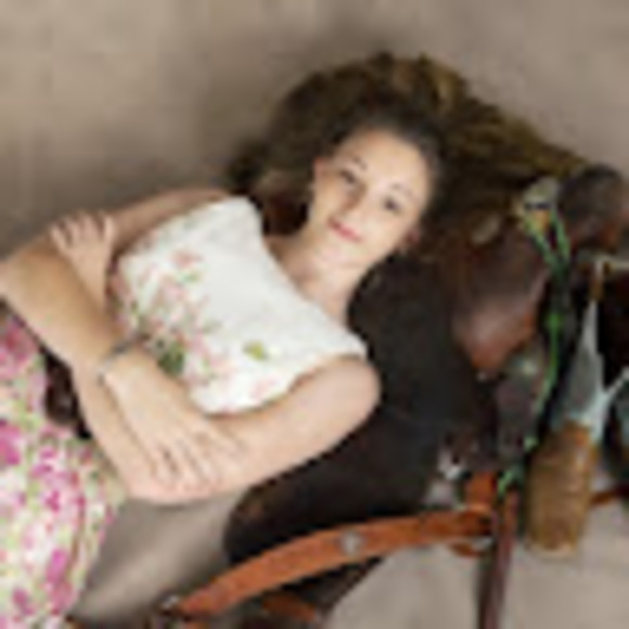 Meet your Posher, Sara - Picture 1 of 1